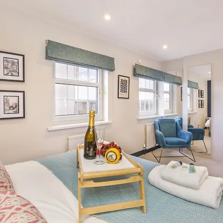 Coach House Loft Holiday home